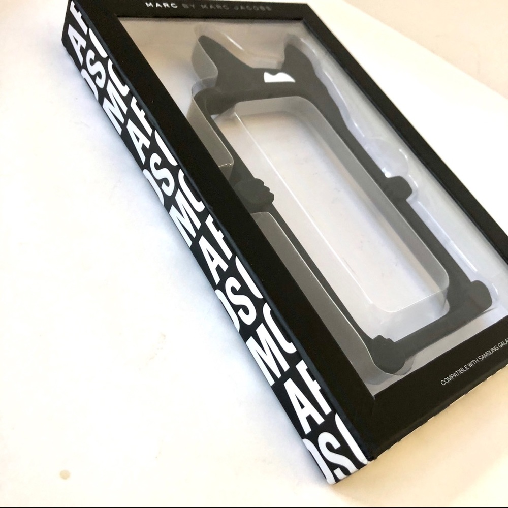 NWT MARC BY MARC JACOBS Phone Case - Picture 3 of 7